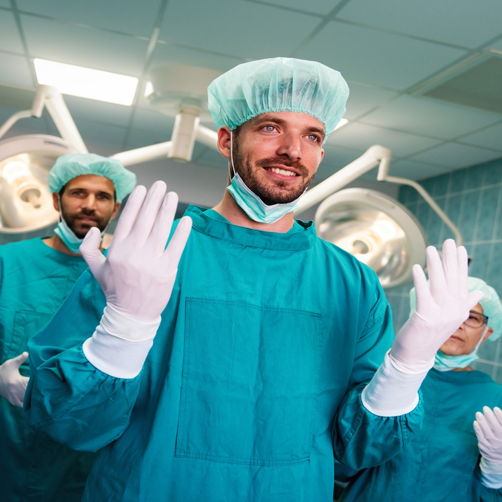 Súlyos CDI: sebészi és intenzív osztályos kihívások